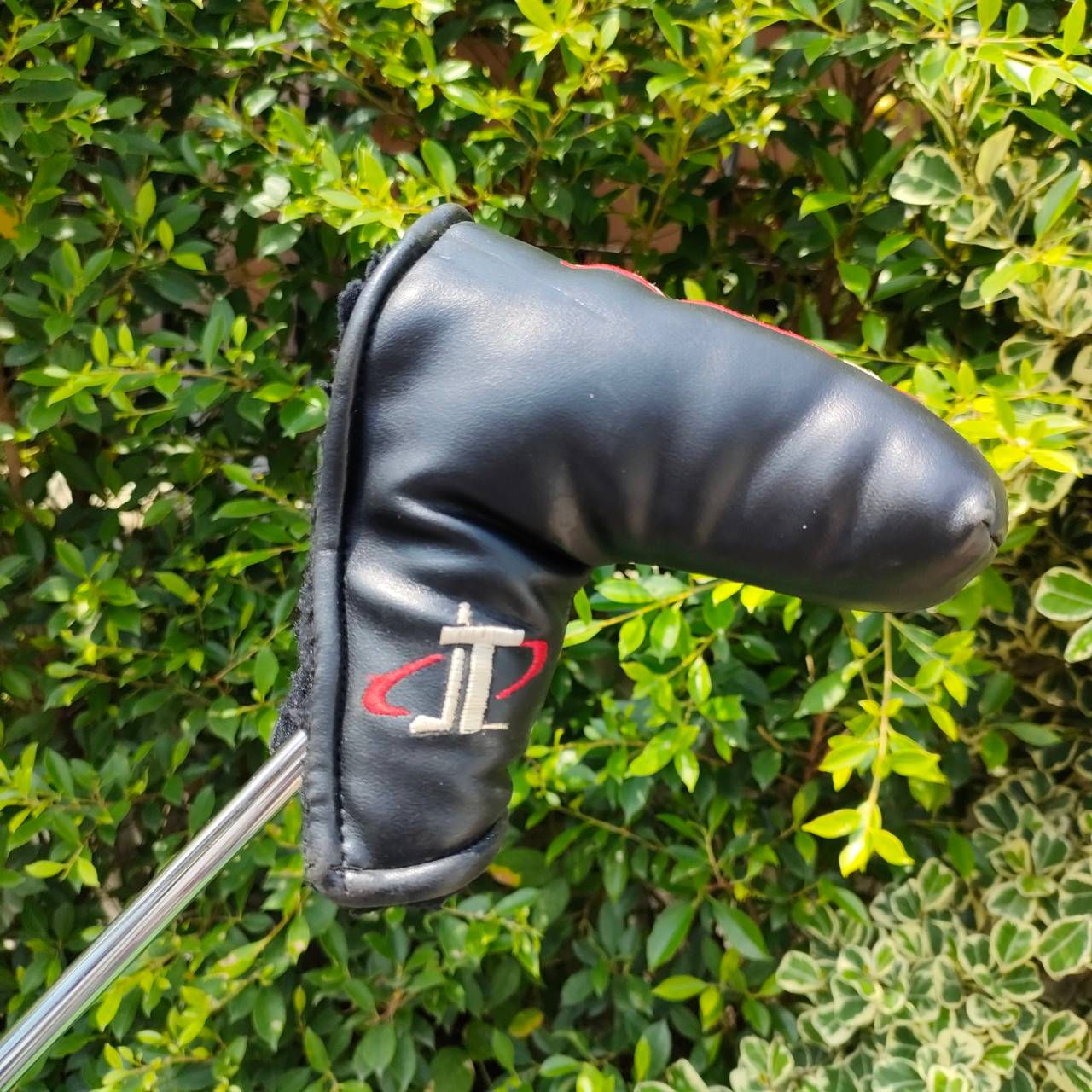 PUTTER TOUR EDGE MIFFED CARBON BTEEF ความยาว 33 นิ้ว ทองมอลเล็ต ออกแบบได้ดีมาก หน้า MILLED ทำให้เกาะไลน์แบบสุดๆ น้ำหนักดีมาก