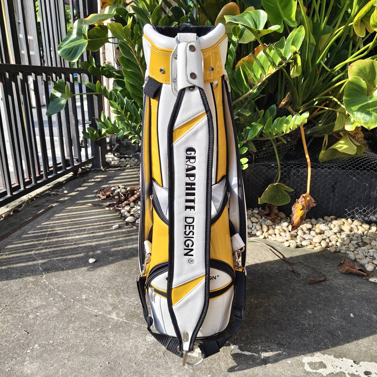 ถุงกอล์ฟ TOUR AD ถุง TOUR ใบใหญ่ ภายในบุกำมะหยี่ น่าใช้แบบสุดๆเลยค่ะ