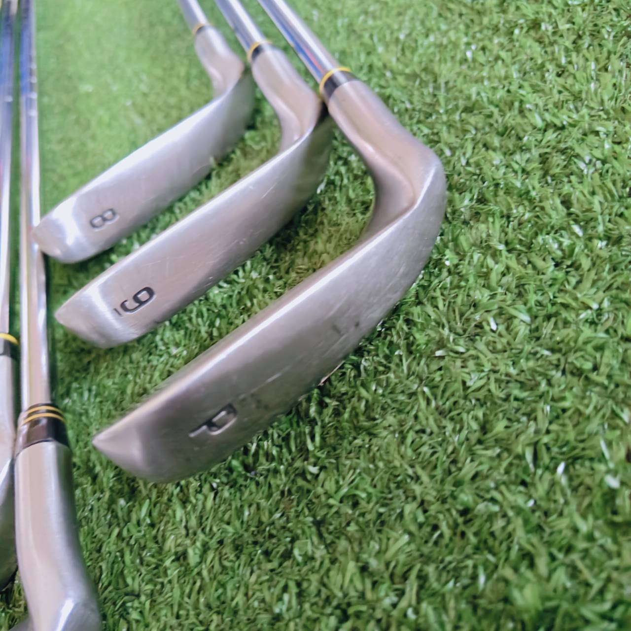 ชุดเหล็ก TSURUYA ONESIDER SE ตีง่ายและไกล เนื่องจากมีดีไซน์ ใบใหญ่ หน้าเด้ง และองศาโกง