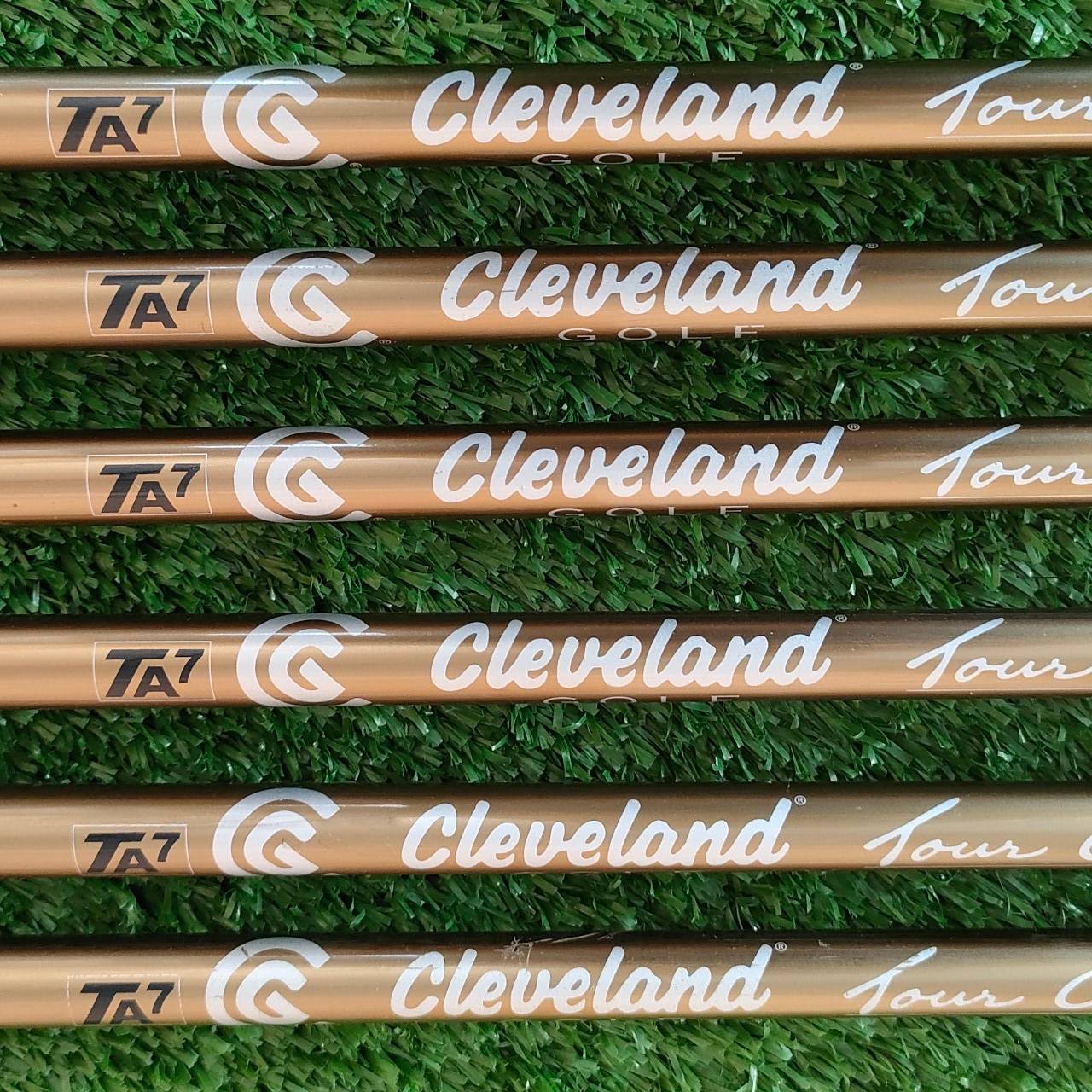 ชุดเหล็ก CLEVELAND TA7 มีเหล็ก 5-9 เเละ PW ก้าน CLEVELAND TA7 FLEX R เหล็กที่ดีที่สุดของ Cleveland ตีง่าย ตีไกล ตีนุ่มมากๆ