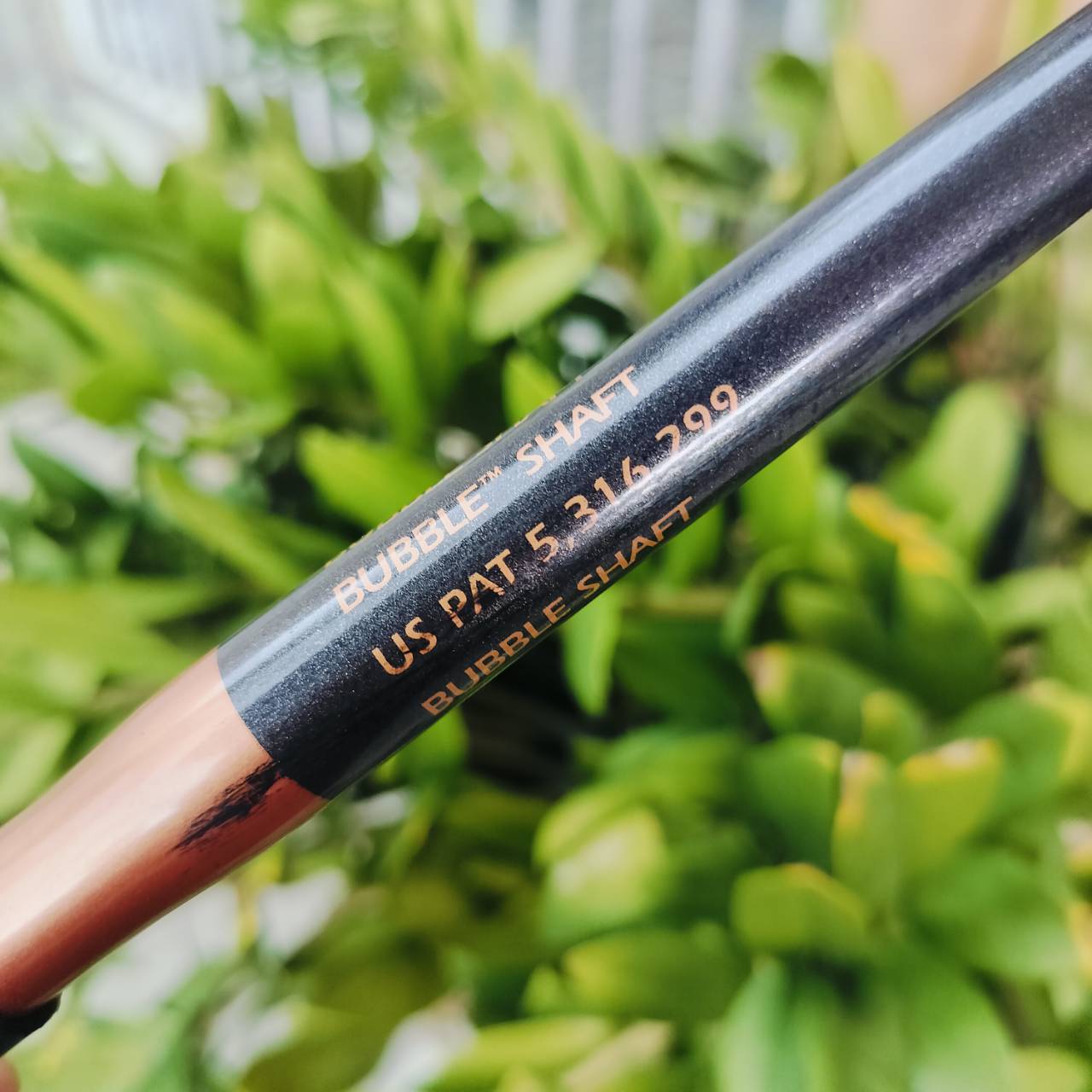 ชุดเหล็ก Taylormade TOUR BURNER มีเหล็ก 3 - 9 PW SW ครบเซ็ต สภาพสวยเดิม ก้านรุ่นนี้สุดพิเศษ เป็นก้านแบบ BUBBLE สวยเดิมทั้งชุด ก้านนี้หายากมาก ไม้กอล์ฟพรีเมี่ยมมือสอง ของแท้ By NakaraLuxurious