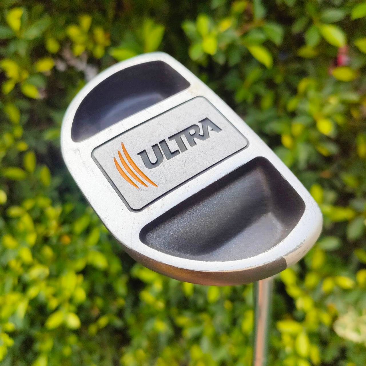 PUTTER ULTRA II ความยาว 34 นิ้ว * กริฟมีตำหนิ * พัตเตอร์ที่ออกแบบ ให้พัตต์ง่าย ทองมอลเล็ต ชดเชยสูง และมีการวางน้ำหนักไว้อย่างดีไม้กอล์ฟมือสอง ของแท้ BY NakaraLuxurious