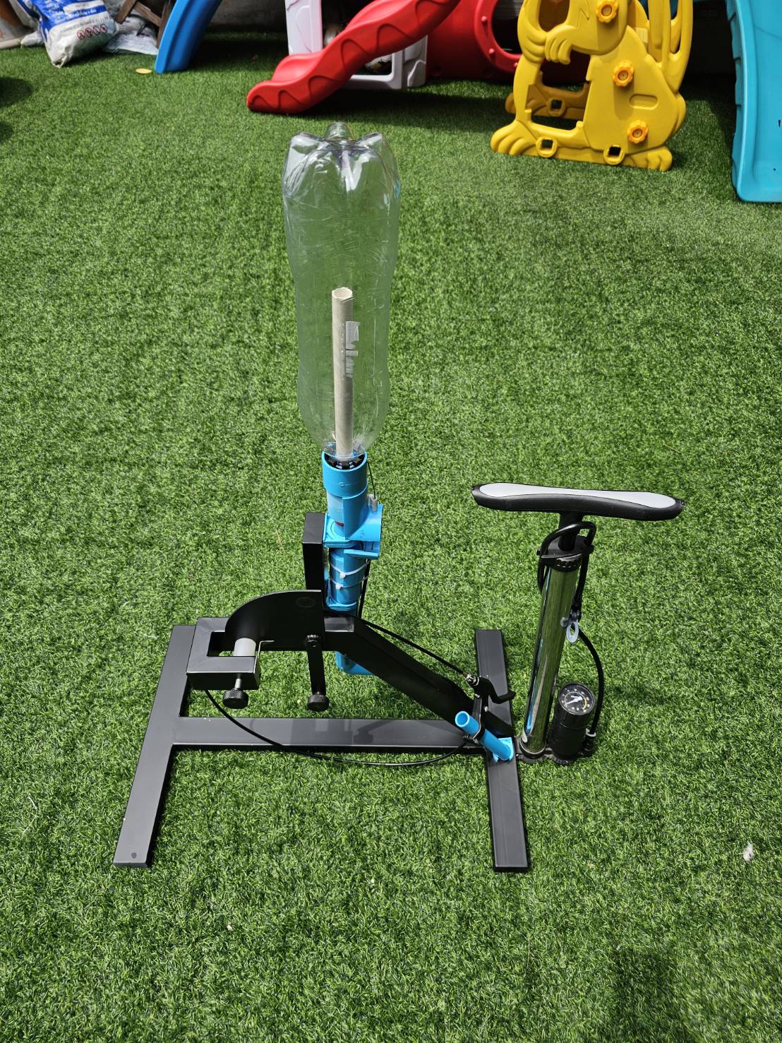 ฐานยิงจรวดขวดน้ำ แถมที่สูบลม ทดลองวิทยาศาสตร์ทดสอบยิงจรวดขวดน้ำ สื่อการสอนเด็กประถม มัธยม ช่างเทคนิค ปวช ปวส ใช้ในการแข่งขันยิงจรวดขวดน้ำ