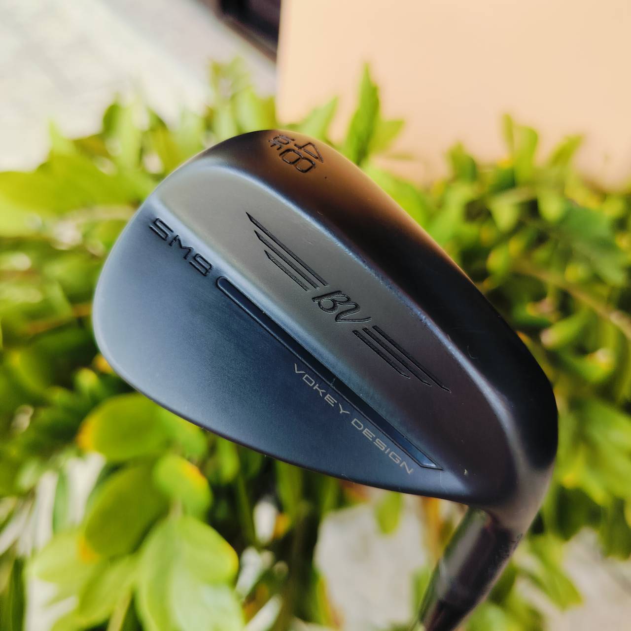 WEDGE TITLEIST VOKEY DESIGN SM9 Jet Black องศา 48 BOUNCE 10 F Grind ฐานด้านล่างเต็ม เหมาะกับการตีแบบเต็มวง ไม้กอล์ฟพรีเมี่ยมมือสอง ของแท้ By NakaraLuxurious