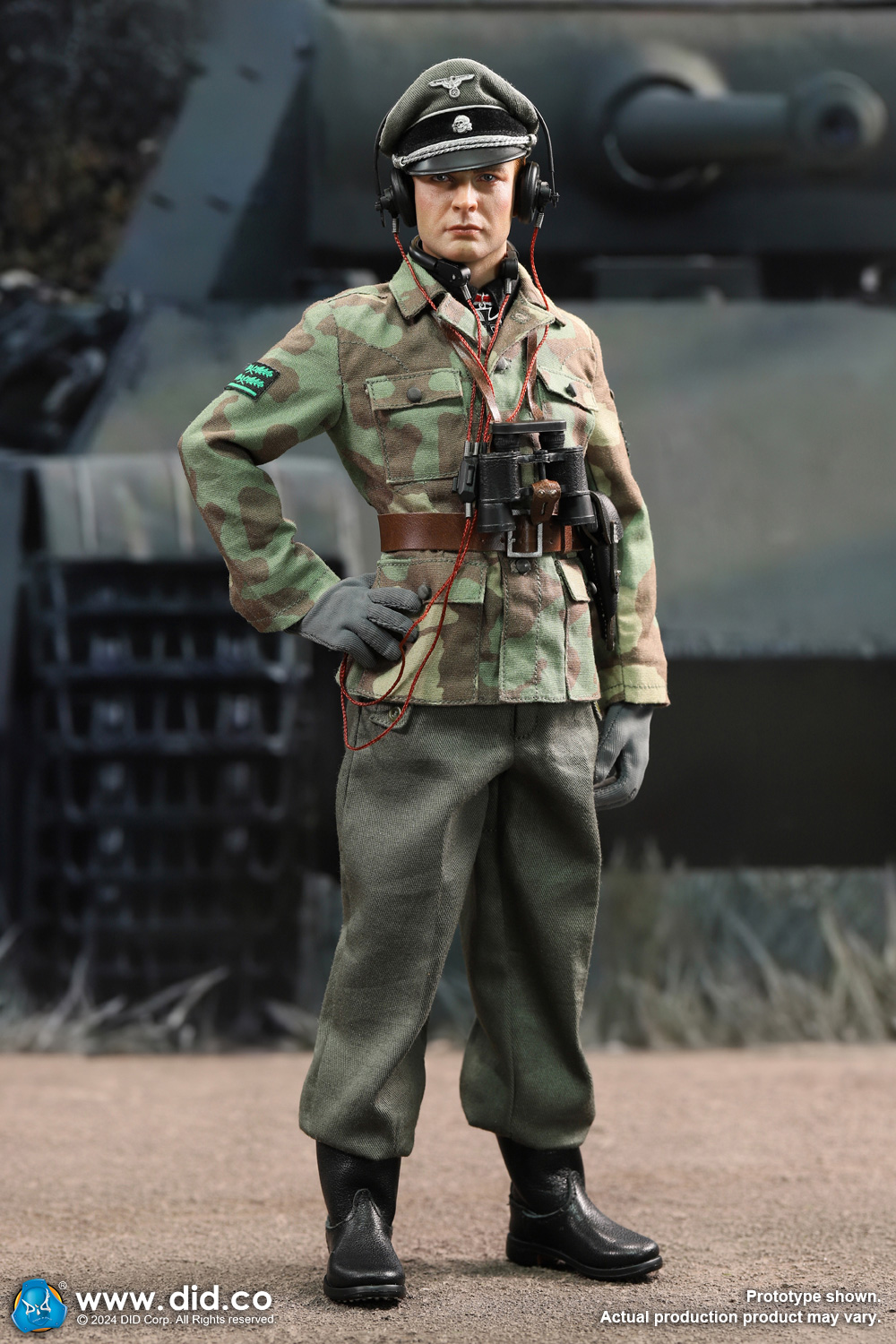 [สั่งจอง] DID D80176 1/6 : WWII German Commander - Max