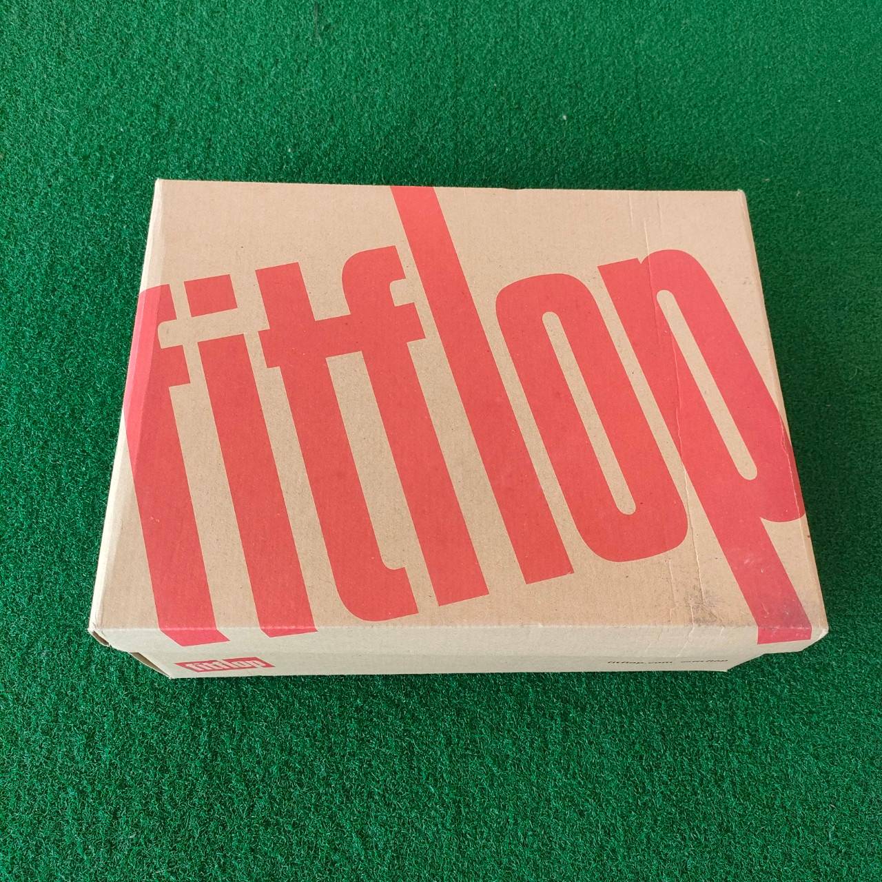 รองเท้ากอล์ฟ FITFLOP ของใหม่ !!! ขนาดไชส์ US10 UK 09 EUR 43 มาพร้อมกล่อง FITFLOP มือหนึ่ง ของแท้ BY NakaraLuxurious