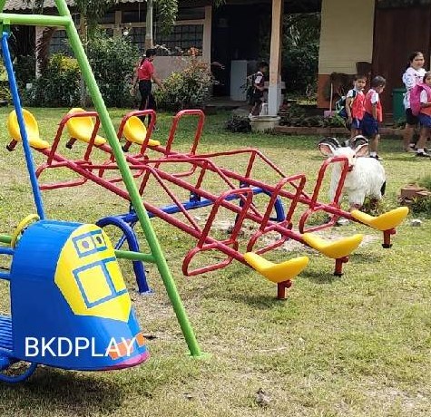 เครื่องเล่นสนาม กลางแจ้ง เหล็ก,คานกระดก 6 ที่นั่ง Outdoor Playground, ราคาโรงงาน สินค้าสั่งผลิต 10-20 วัน