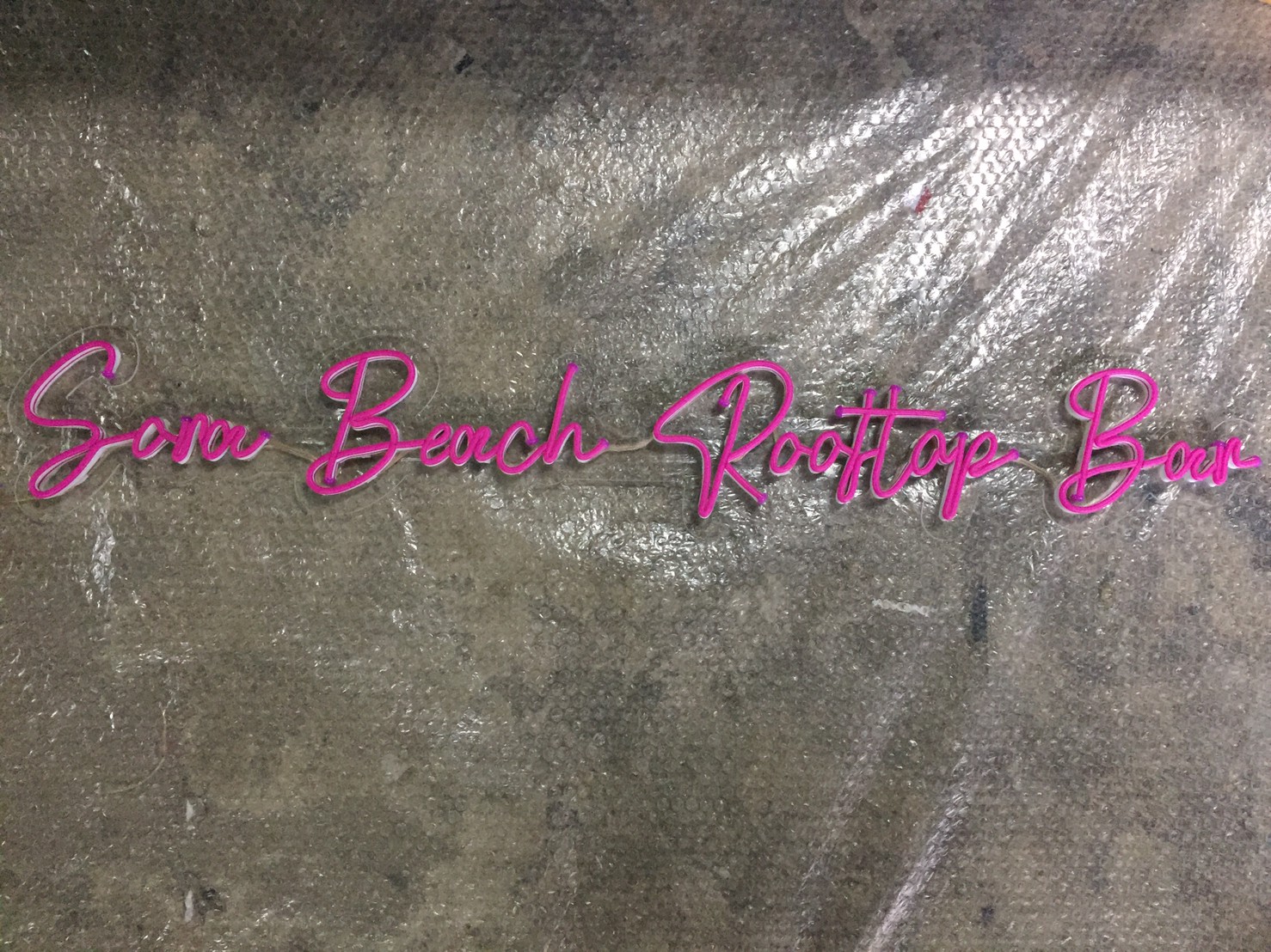 ไฟนีออน เฟค