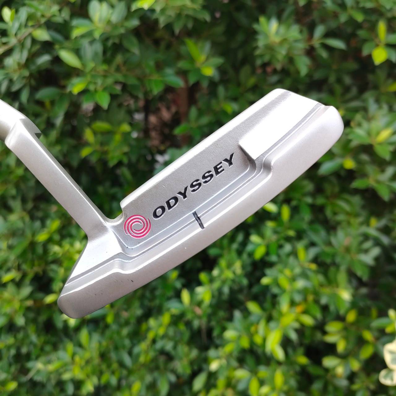 PUTTER ODYSSEY DUAL FORCE CLASSICE 660 ความยาว 34 นิ้ว สภาพสวยนางฟ้า เดิมๆทุกอย่าง รุ่นนี้น้ำหนักดีมากๆ บล๊านซ์มาก!! ไม้กอล์ฟมือสอง ของแท้ BY NakaraLuxurious