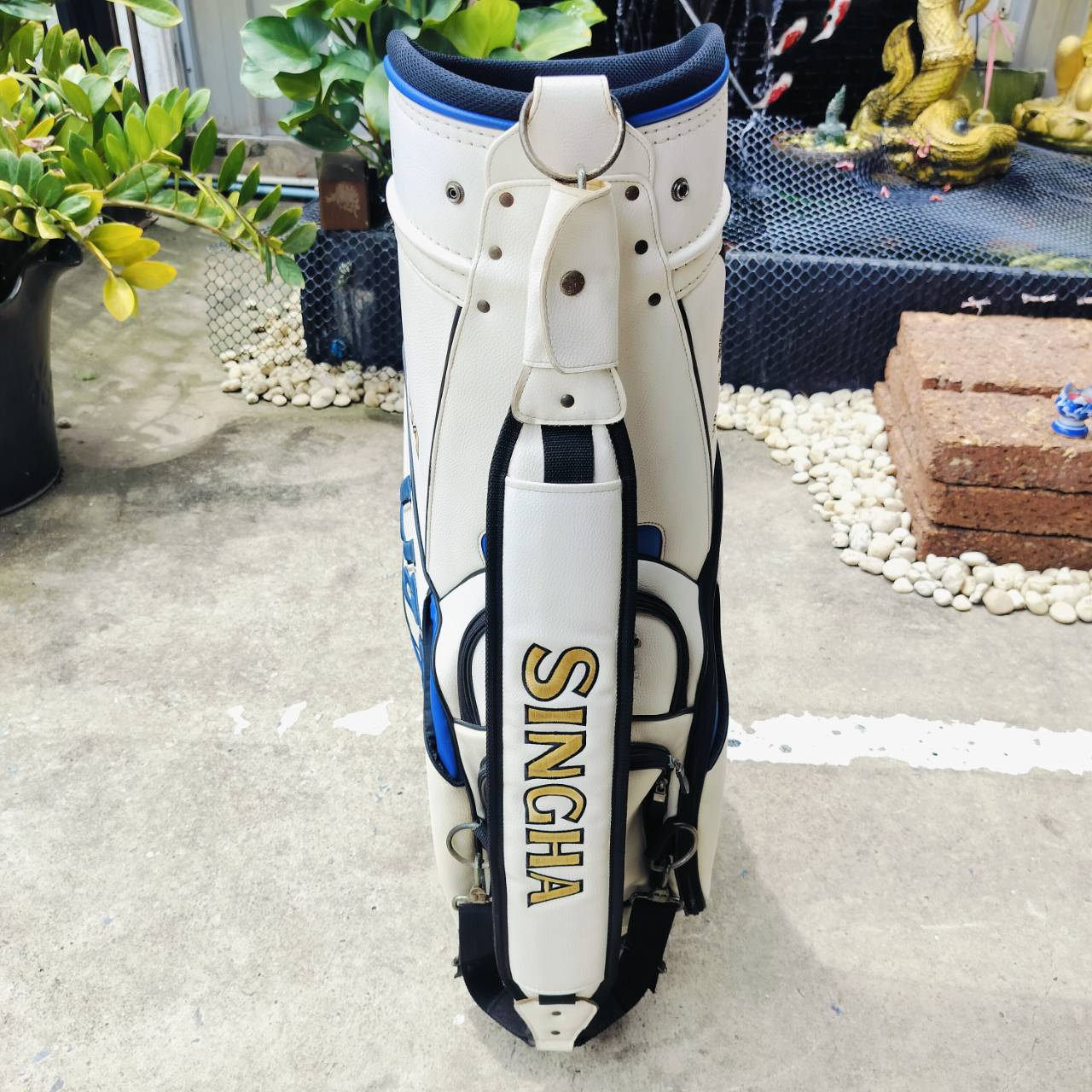 **ตำหนิด้ามจับขาด** ถุงกอล์ฟ SINGHA มือสอง สภาพสวย เดิมๆเลยค่ะ