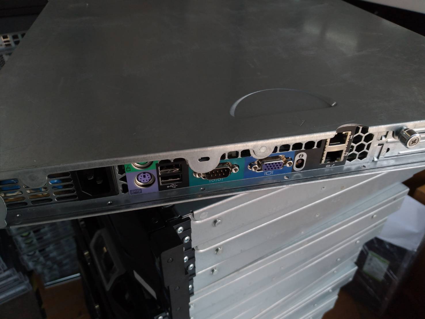 Server Dell R200