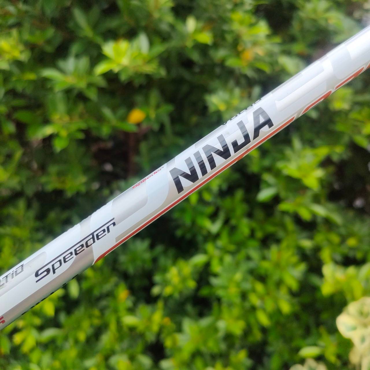 FW 5 KATANA NINJA องศา 18 ก้าน FUJIKURA SPEEDER 378 EVOLUTION FLEX SR รุ่นใหม่ของ KATANA สุดยอดของสุดยอด!! ตีง่าย มีออฟเซ็ตเข้ามาเสริมนิดหน่อย ทำให้ตีได้ตรง ลดอาการเฟดได้ทันที!! ไม้กอล์ฟมือสอง ของแท้ BY NakaraLuxurious