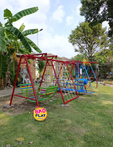 เครื่องเล่นสนามกลางแจ้ง เหล็ก ชุดปีนป่ายรวมรถไฟ พร้อมชิงช้านั่งคู่ OutdoorPlayground,ผลิตเครื่องเล่นสนาม,เครื่องเล่นในสนามเด็กเล่น,เครื่องเล่นงบสพฐ.,ประชารัฐ, ราคาโรงงาน ขนาด 150 x 350 x 160 ซม.