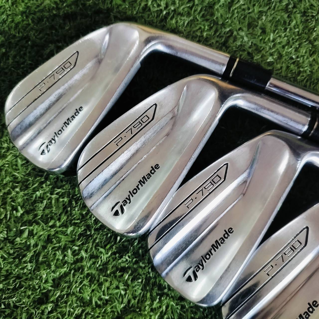 ชุดเหล็ก Taylormade P790 เหล็กประสิทธิภาพเหนือชั้นสูงสุด ดีที่สุดที่ทีมวิศวกร TaylorMade ทำมา ระดับ Ultra-Premium Performance ก้าน NS PRO 950 FLEX S มีเหล็ก 5 6 7 8 9 (ไม่มี WEDGE) SOLE สภาพไม่ค่อยสวย ไม้กอล์ฟพรีเมี่ยมมือสอง ของแท้