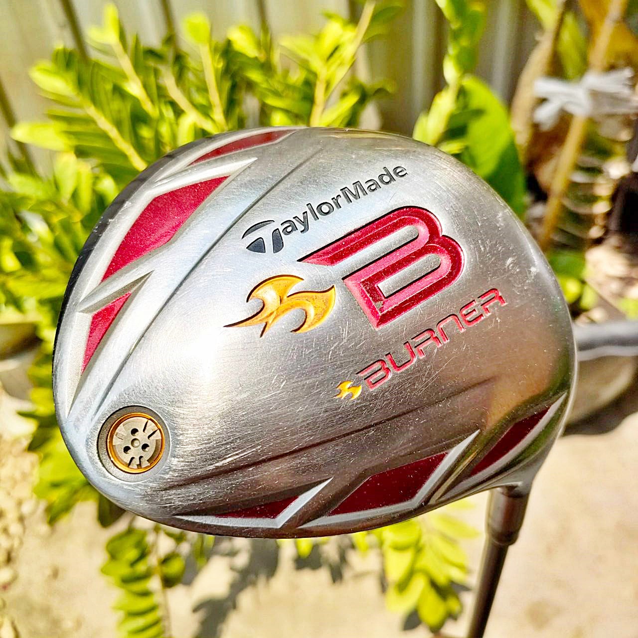 DRIVER TAYLORMADE BURNER องศา 9.5 ก้าน DIAMANA FLEX R ก้านโม ตีให้ตีลูกลอยง่าย ได้ระยะไกลแบบสุดๆ ตรงมาก ชดเชยความผิดพลาดสูงขึ้นมาก กระดองเคฟล่า น้ำหนักเบา ไม้กอล์ฟพรีเมี่ยมมือสอง ของแท้ By NakaraLuxurious