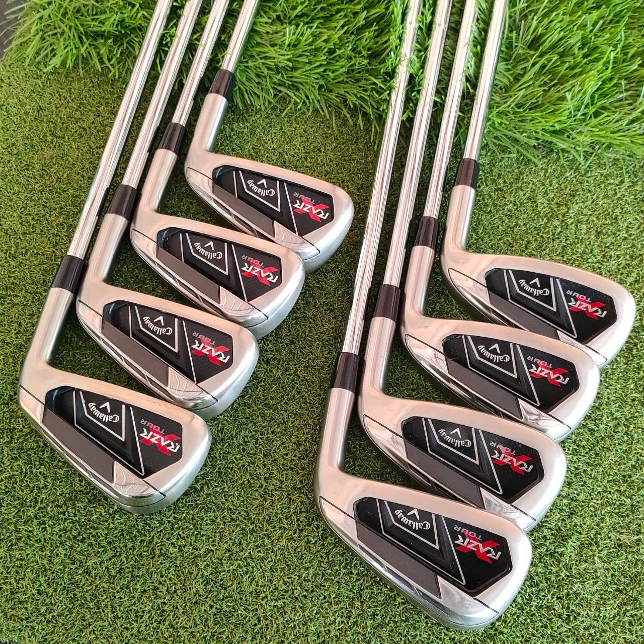 ชุดเหล็ก CALLAWAY RAZR X TOUR มีเหล็ก 3 - 9 PW ได้เหล็ก 8 ชิ้น ก้าน N.S.PRO 950 GH ก้านดีมากๆ ลงตัวมากครับ สุดยอดคุณภาพ สวยงาม