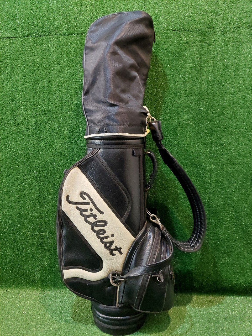 ถุงกอล์ฟ TITLEIST มือสอง