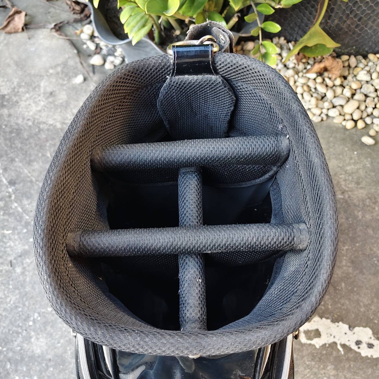 ถุงกอล์ฟ Titleist มือสอง ถุงหนังแก้ว วัสดุแข็งแรง ถุง TOUR ใบใหญ่ ใส่ของได้จุกๆ ตำหนิต่างๆตามในรูป