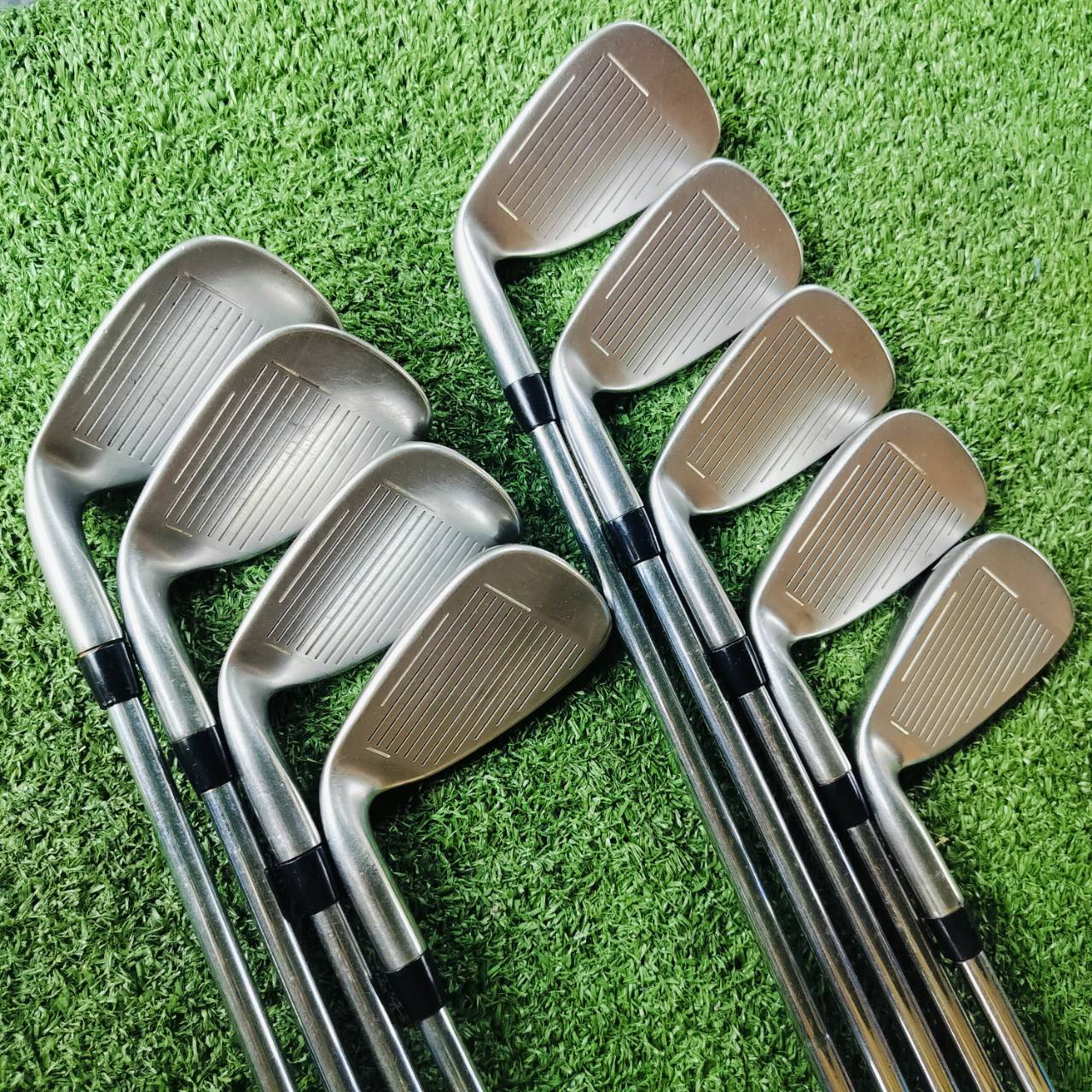 ชุดเหล็ก Taylormade R360 XD ก้านเหล็ก Taylormade FLEX R รุ่น XD เป็นรุ่นหน้าเด้ง ตีไกลมากๆ และชุด 360 เป็นใบใหญ่ตีง่ายที่สุด ฟีลลิ่งที่แสนนุ่มนวล สภาพสวยงามค่ะ ไม้กอล์ฟพรีเมี่ยมมือสอง ของแท้ By NakaraLuxurious