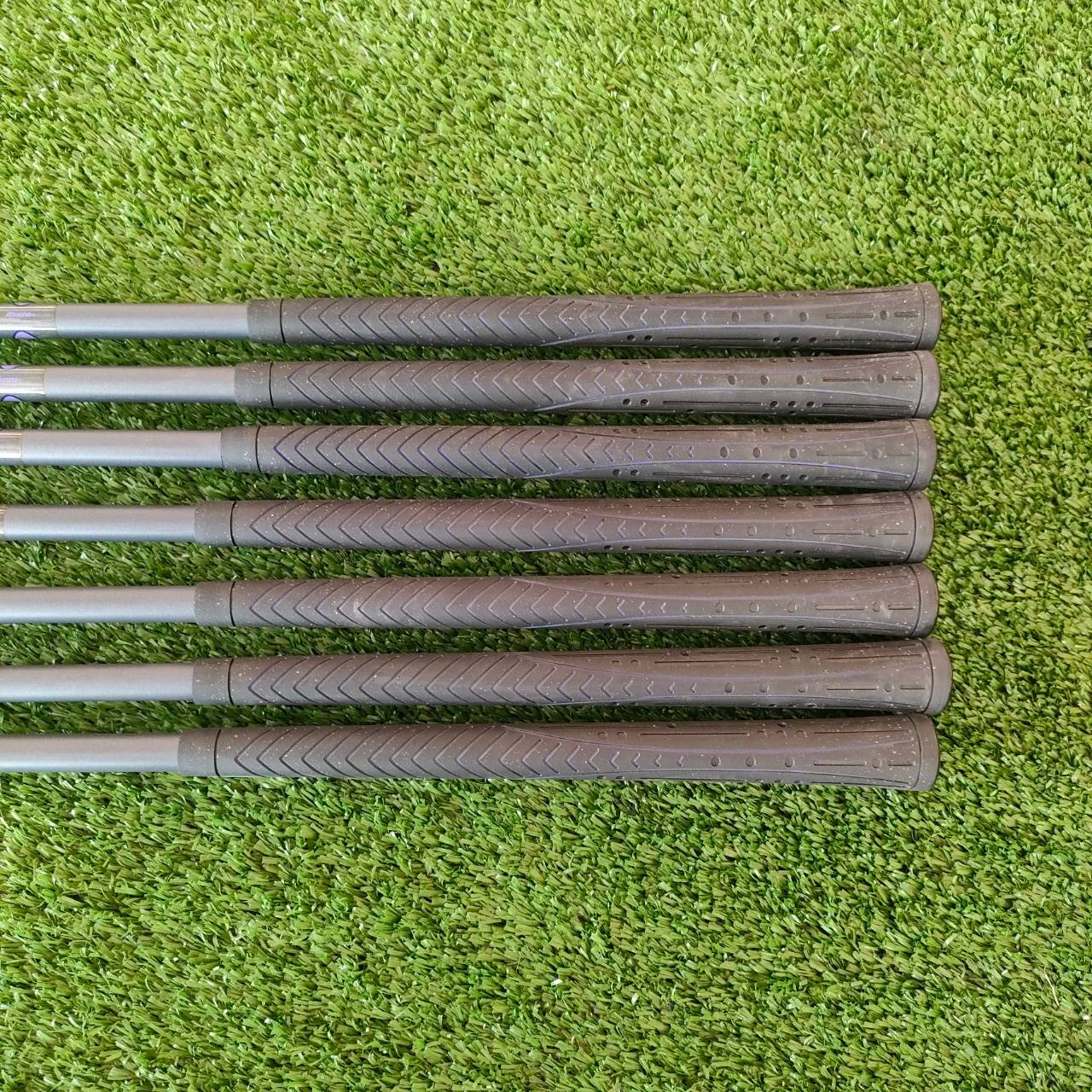 ** ไม้กอล์ฟสำหรับผู้หญิง ** ชุดเหล็ก MIZUNO IFAIR SHOT มีเหล็ก 4-9 เเละ PW SW ** ขาดเหล็ก 7 ** ก้าน IFAIR SHOT FLEX L