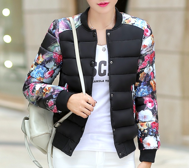 เสื้อกันหนาว ด้านหน้าเป็นกระดุม มีกระเป๋า2ข้าง งานป้าย สีตามแบบ