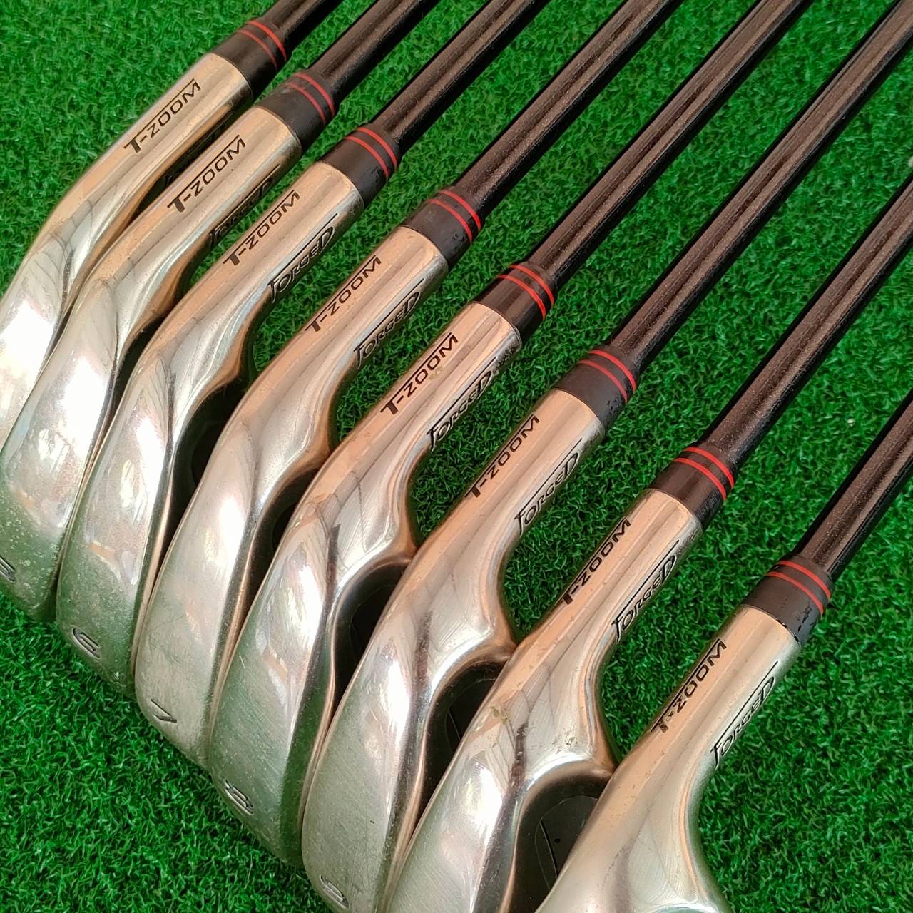 **ไม้กอล์ฟสำหรับผู้หญิง** ชุดเหล็ก T-ZOOM X5 มีเหล็ก 4-9 เเละ PW SW ก้าน MEMORY ACTION FLEX L เป็นเหล็ก FORGED CAVITY ตีง่าย วัสดุดีมากๆ นุ่มครับ ของใหม่รุ่นนี้ออกมา 39,899