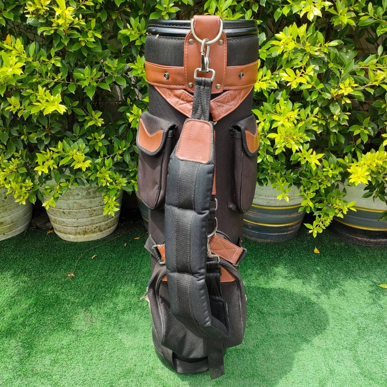 ถุงกอล์ฟ PGA TOUR มือสอง มีช่องใส่ไม้กอล์ฟ 14 ช่อง ถุงของแท้ เดิมๆ พร้อมใช้เลยค่ะ