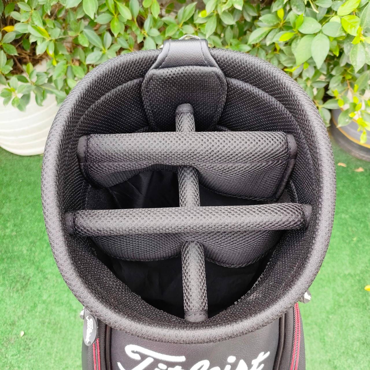 ถุงกอล์ฟ TITLELIST ไม่เคยผ่านการใช้งาน ถุง TOUR ใบใหญ่ ถุงสวยมากครับ