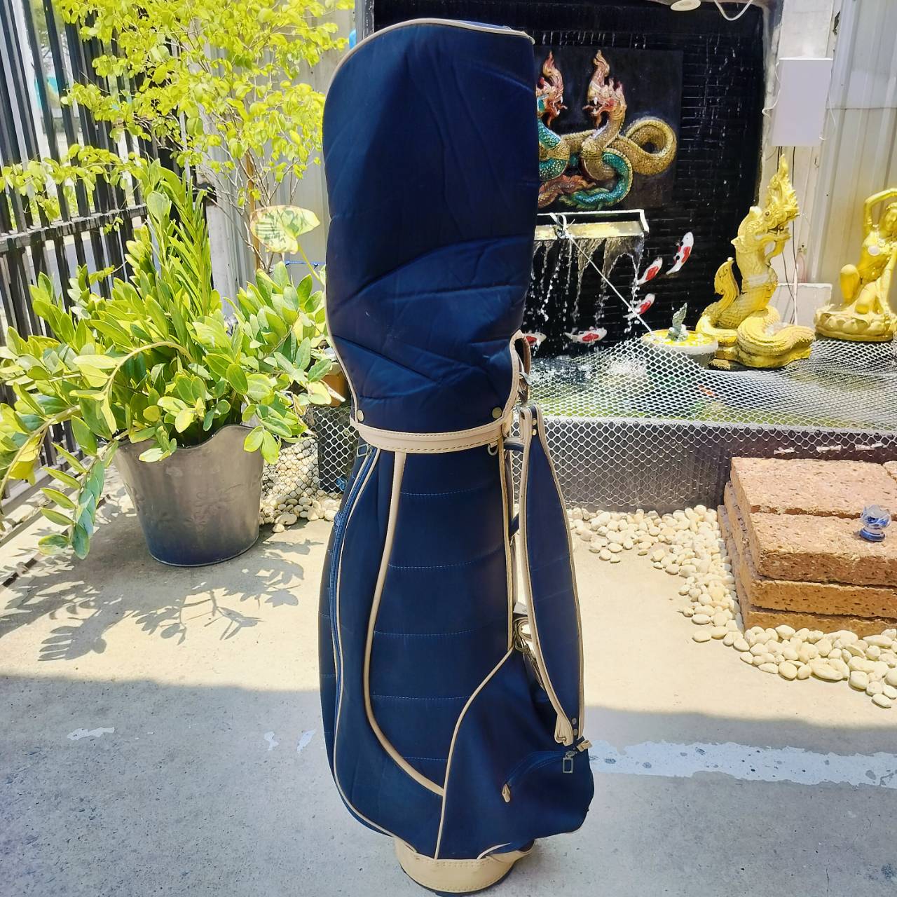 ถุงกอล์ฟ YAMAHA tempo da donne สวยมากๆ คลาสสิค เรียบหรู วัสดุพรีเมี่ยม สลับหนังแท้ น้ำหนักเบา กันน้ำ มือสองสภาพงาม