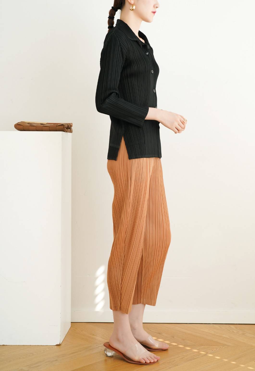 2MUAY รุ่น GJO7807 COLLAR PLEATED TOP เสื้ออัดพลีทงานคุณภาพ 2สี FREE SIZE