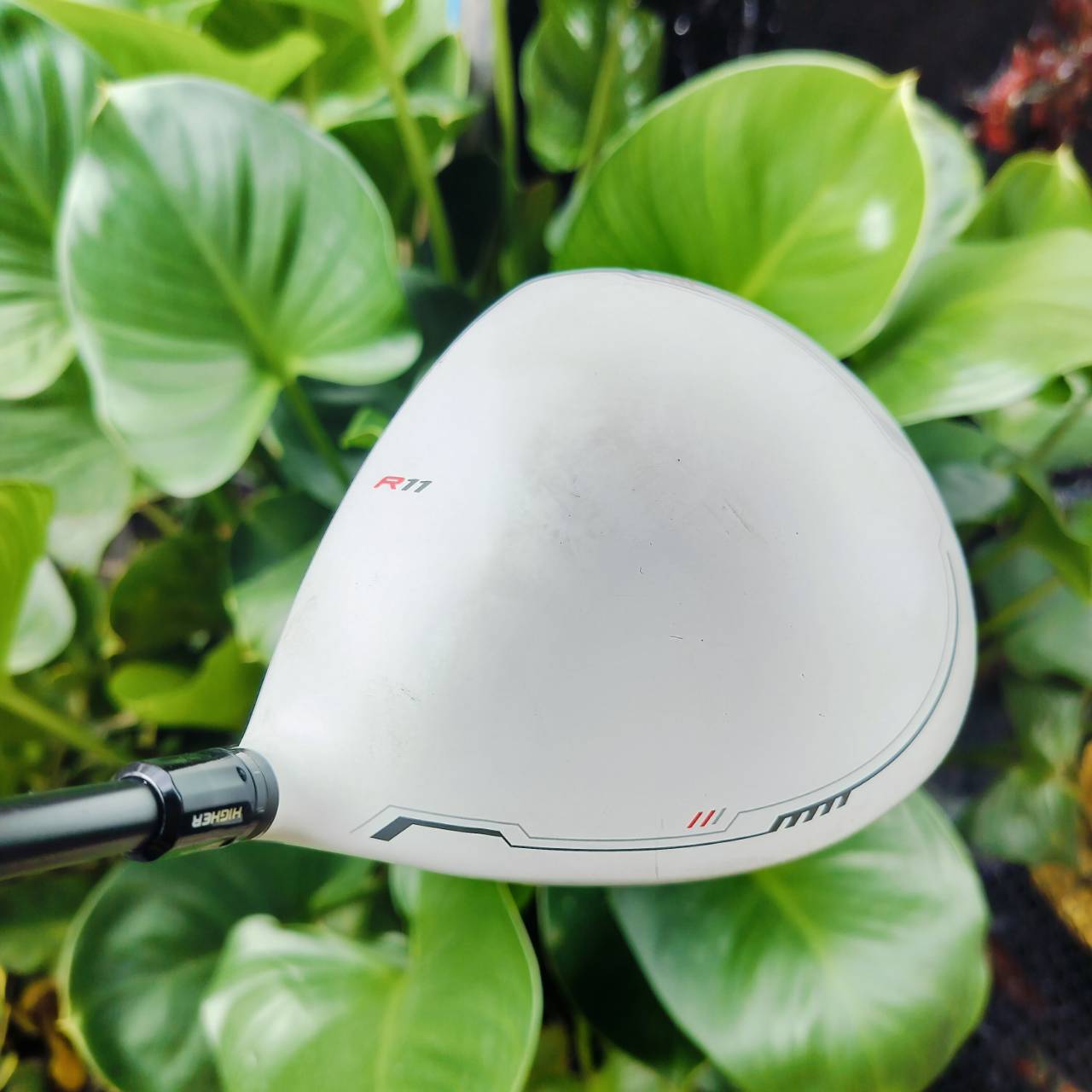 Driver Taylormade R11S ก้าน RIP PHENOM FLEX S องศา 10.5 และไขปรับองศา ได้ที่คอไม้ พร้อมไขปรับทิศทาง ได้ที่แผ่นน้ำหนักด้านบนอีกด้วย ไม้กอล์ฟพรีเมี่ยมมือสอง ของแท้ By NakaraLuxurious
