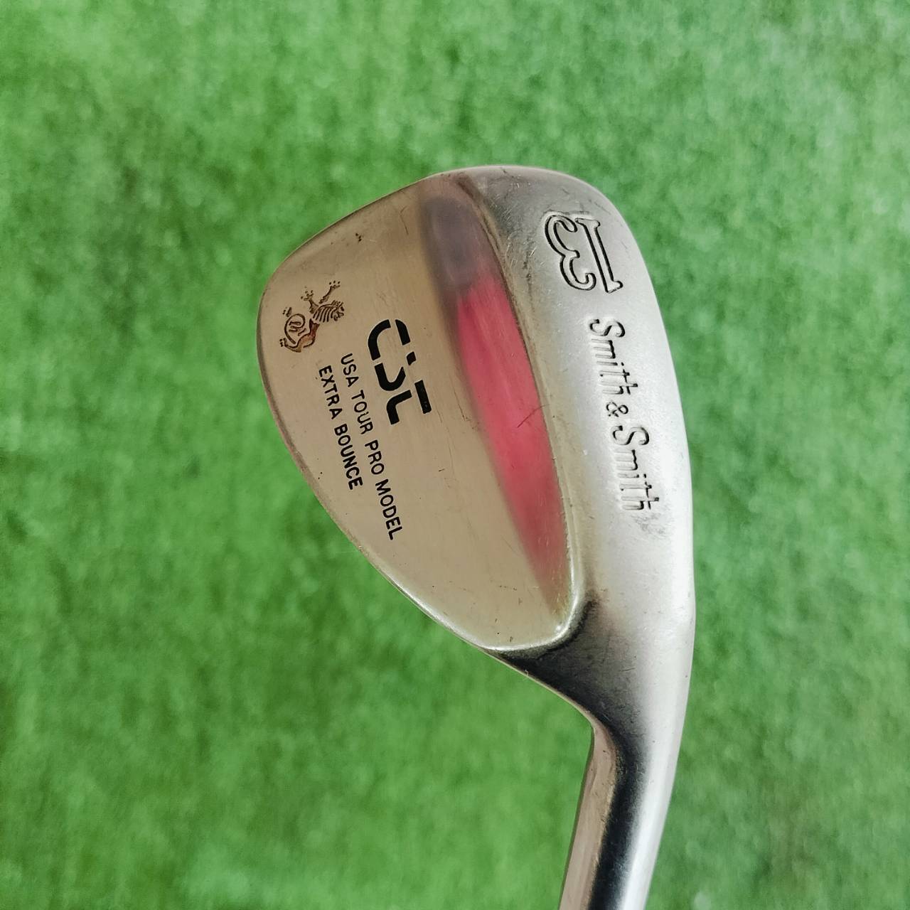 WEDGE SMITH & SMITH CST เป็นเหล็ก 13 องศา 60 ++ ค่ะ ก้านเหล็ก WEDGE FLEX หน้าใบสวย สปินดีมากเลยค่ะ ไม้กอล์ฟพรีเมี่ยมมือสอง ของแท้ By NakaraLuxurious