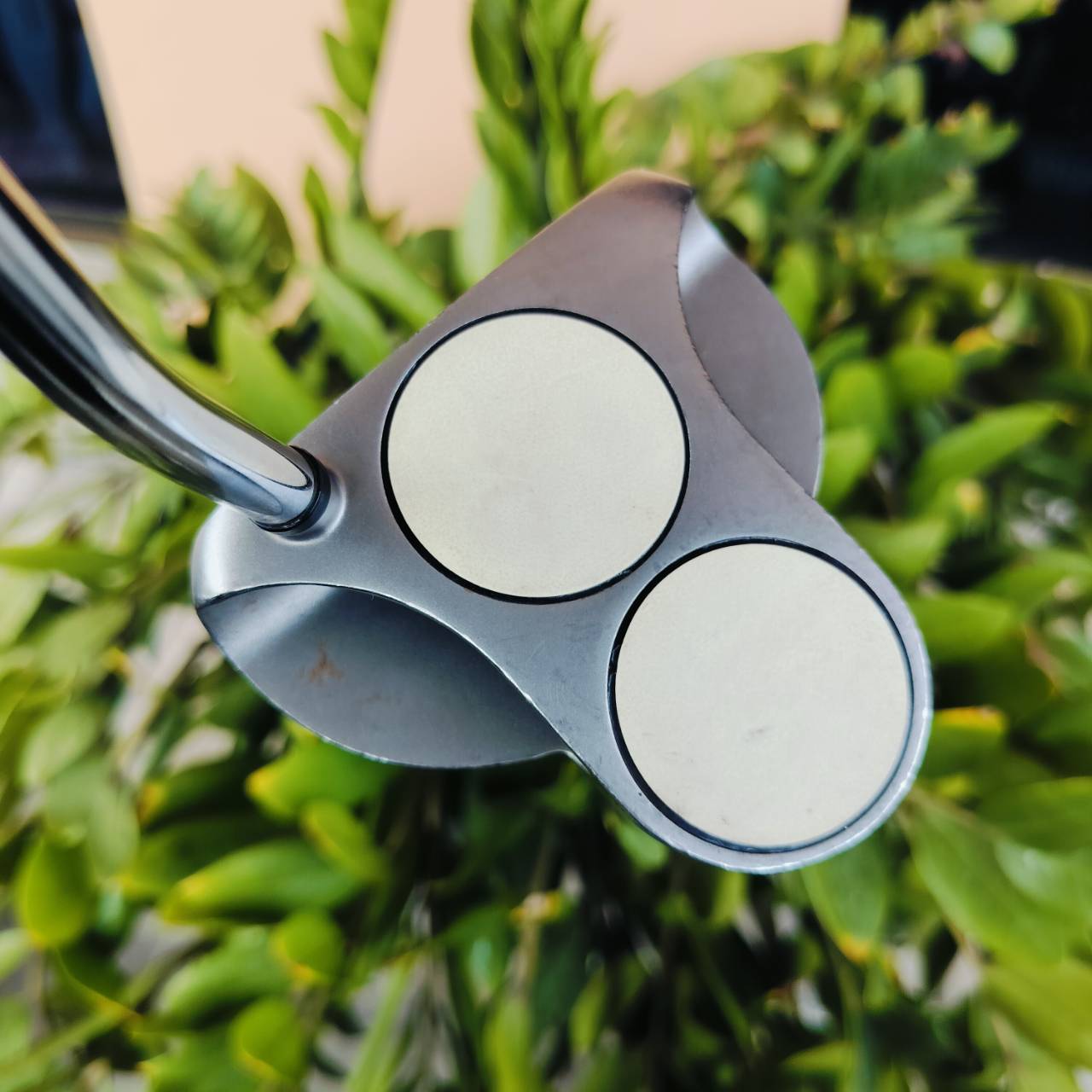 PUTTER ODYSSEY 2-BALL WHITE HOT XG ยาว 33 นิ้ว รุ่น XG เป็นหน้านุ่ม แต่มีลวดลาย เกาะไลน์ยิ่งขึ้น เล็งง่าย ชดเชยความผิดพลาดสูง ไม้กอล์ฟพรีเมี่ยมมือสอง ของแท้ By NakaraLuxurious