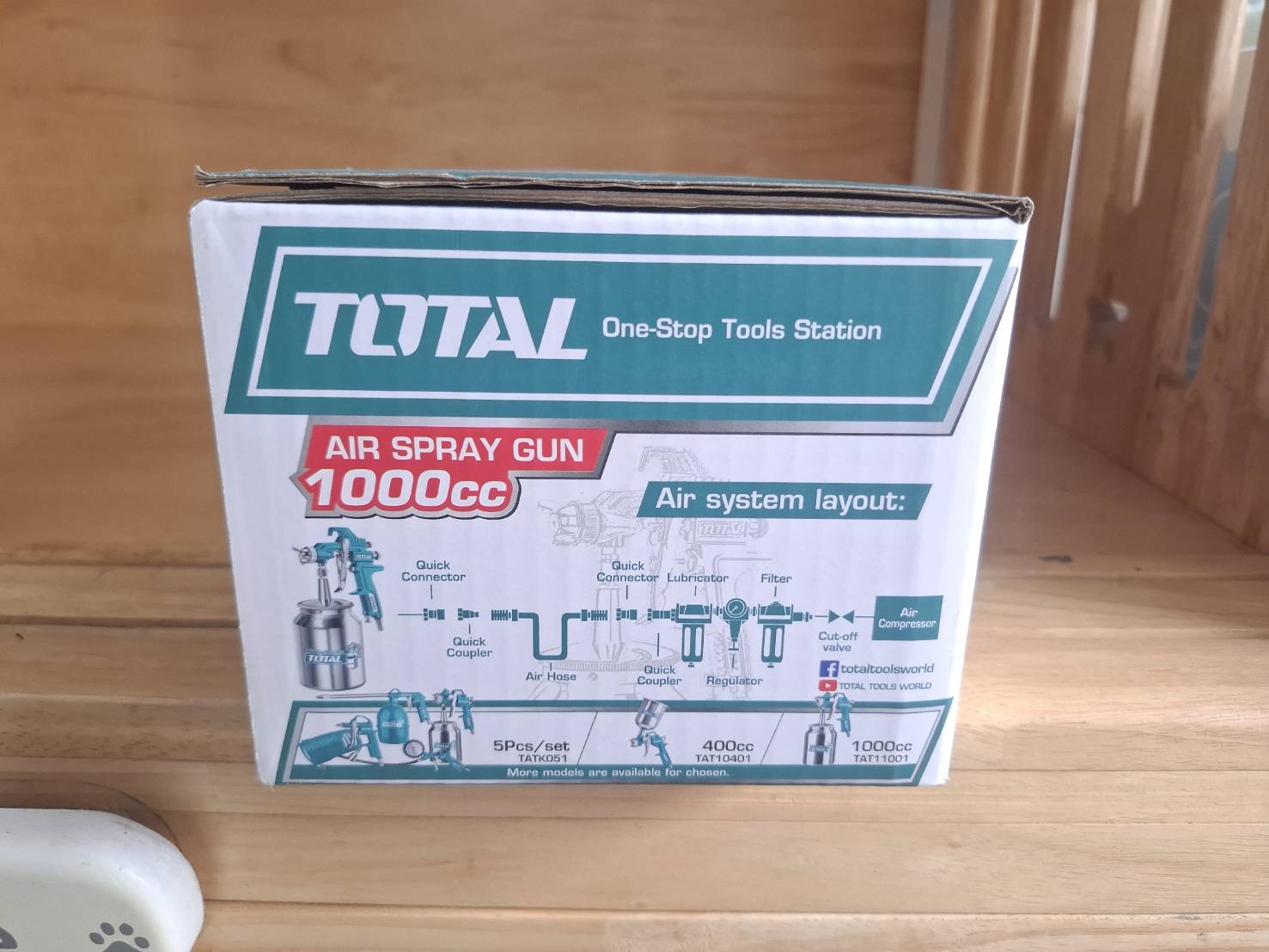 TOTAL กาพ่นสี แบบดูด รูพ่น 1.8 mm 1000 cc. รุ่น TAT11005 ( Spray Gun : Gravity Type )