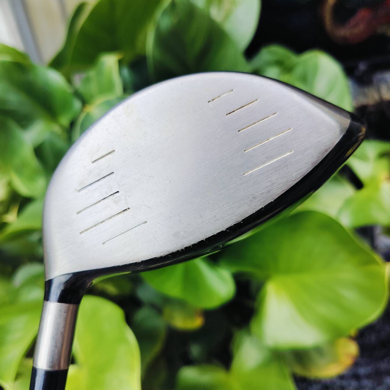 Driver Taylormade BURNER DRAW เป็นรุ่นที่แก้ปัญหาสำหรับคนชอบตีเฟด กระดองเคฟล่า จุด CG ต่ำ หัวใหญ่ หน้าสวีตสปอตกว้างเน้นตีง่ายๆค่ะ ไม้กอล์ฟพรีเมี่ยมมือสอง ของแท้ By NakaraLuxurious