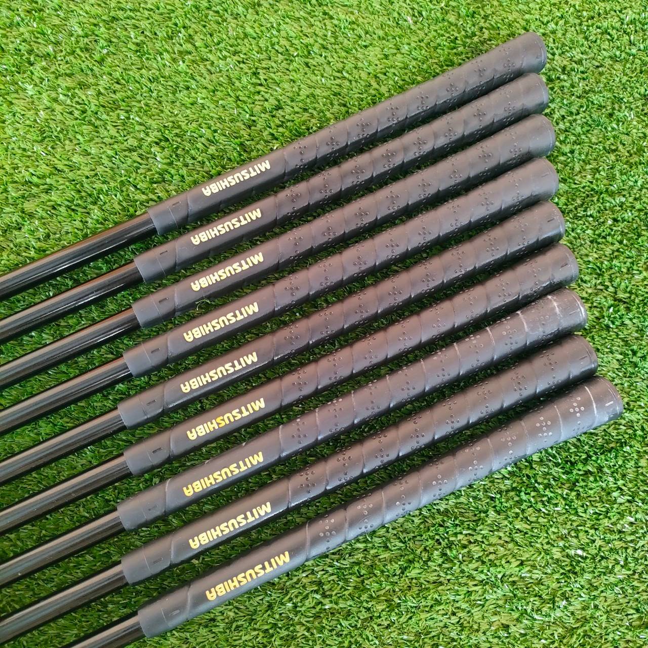 ชุดเหล็ก MITSUSHIBA ของใหม่!! ใช้วัสดุพรีเมี่ยม COPPER TUNGSTEN มีเหล็ก 3-9 เเละ PW SW ก้าน VERDICT FLEX R วัสดุพรีเมี่ยม COPPER TUNGSTEN ในการถ่วงน้ำหนัก ทำให้ดึงจุด CG วางไว้ในจุดที่ดีมาก ตีง่าย ตรง ไกล!! มือหนึ่ง ของแท้ BY NakaraLuxurious