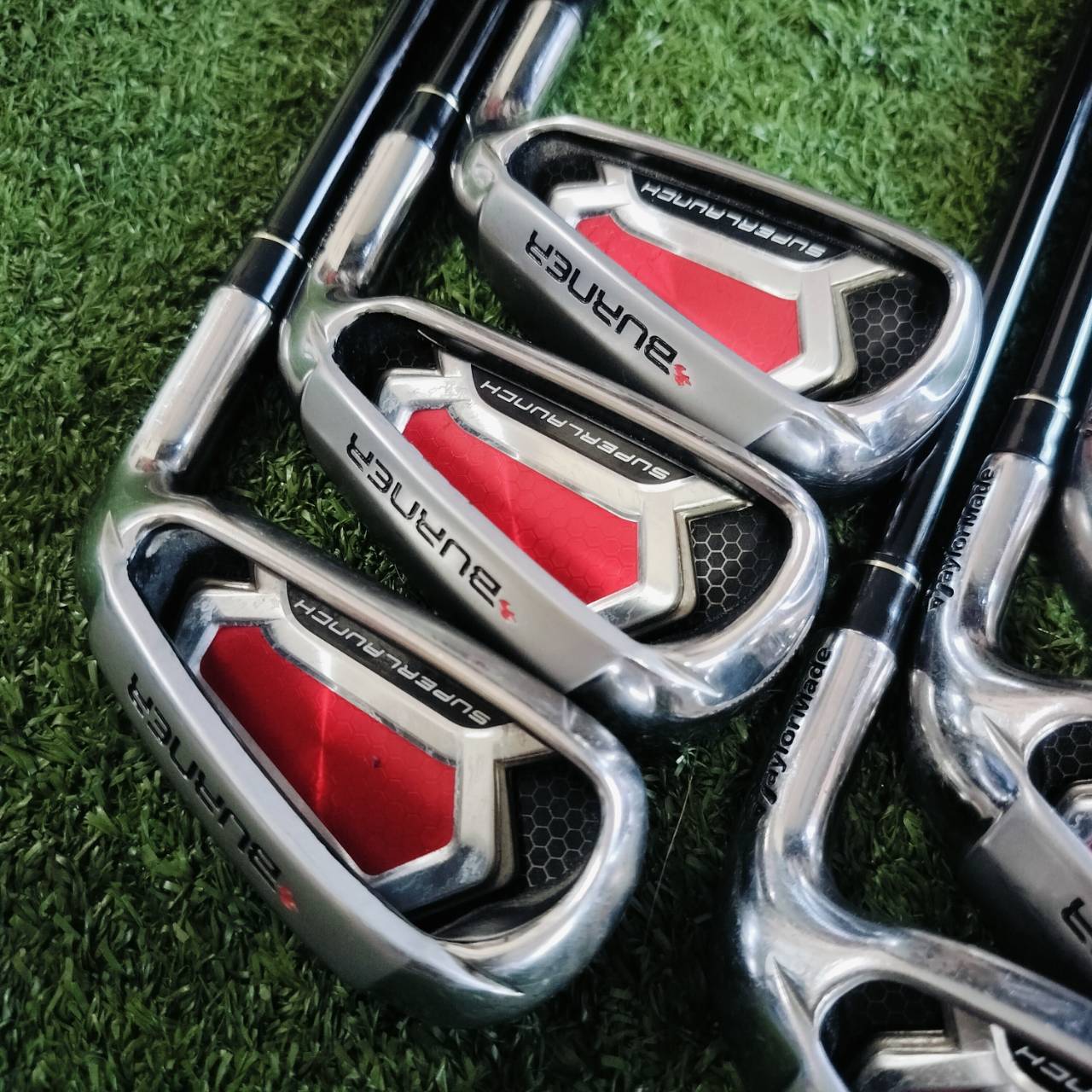 ชุดเหล็ก TAYLORMADE BURNER SUPERLAUNCH เป็นชุดเหล็กที่ตีง่ายมากที่สุด ตีสนุกมากที่สุดเลยค่ะ ก้าน FUBUKI 50 FLEX R มีเหล็ก 5 6 7 8 9 PW ไม้กอล์ฟพรีเมี่ยมมือสอง ของแท้ By NakaraLuxurious