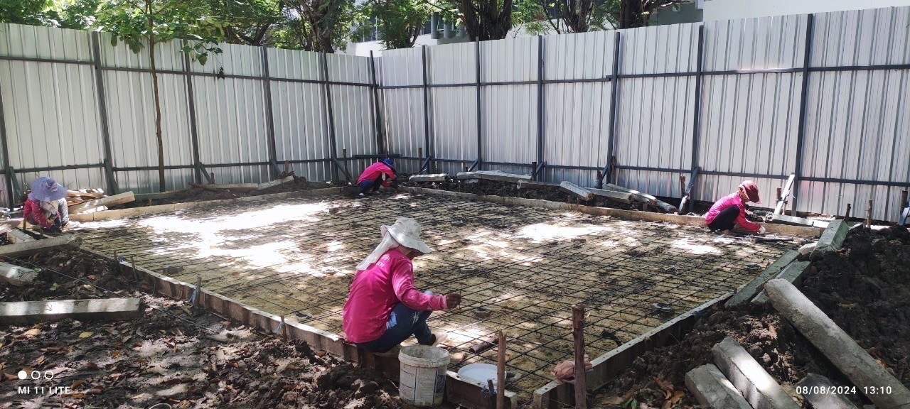 ม.ศิลปากร งานก่อสร้างจุดทิ้งขยะ