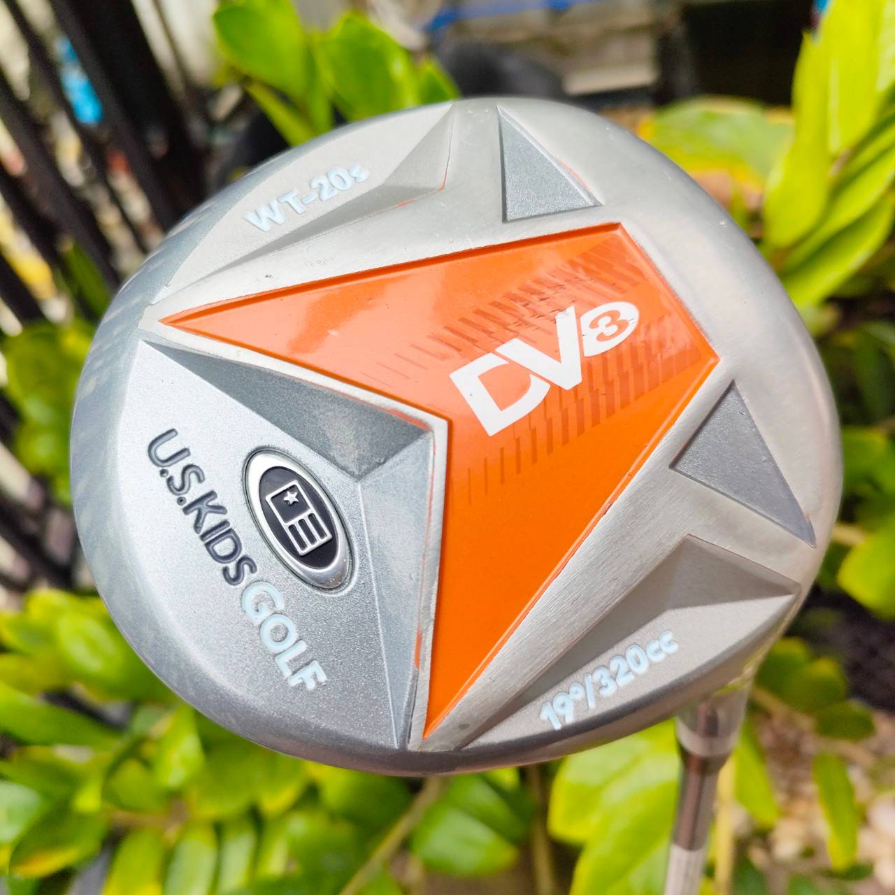 ** ไม้กอล์ฟสำหรับเด็ก ** DRIVER U.S.KIDS DV3 องศา 19 ความยาว 34 นิ้ว Size 51 ก้าน ULTRALIGHT WT-20S สำหรับน้องที่ความสูง 129-137 เซนติเมตร สภาพสวยมาก เดิมๆ มี COVER แท้เดิม ไม้กอล์ฟพรีเมี่ยมมือสอง ของแท้ By NakaraLuxurious