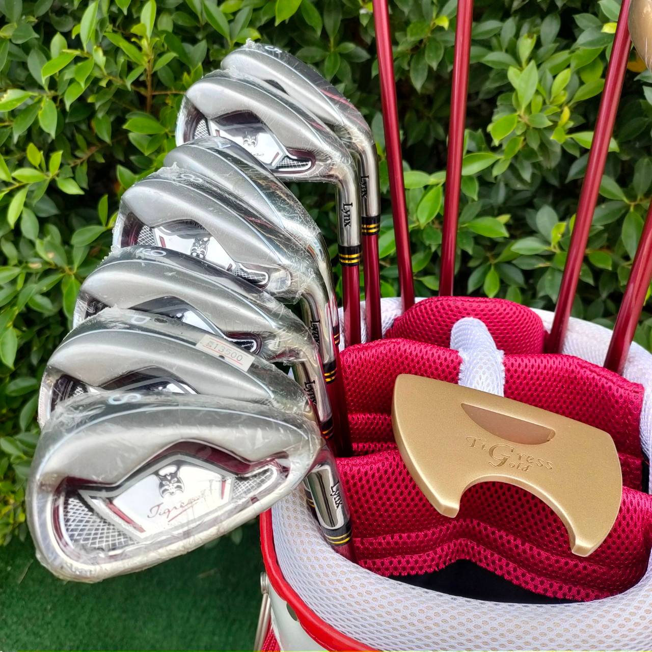 FULLSET LYNX TiGress Gold ของใหม่!! มี Driver และ FW 3 - 5, HYBRID, ชุดเหล็ก CAVITY แบบตีง่ายมาก ก้านกราไฟต์สุดนุ่ม สุดพรีเมี่ยม!! ถุงกอล์ฟ LYNX สวยเดิมทั้งหมด!! ไม้กอล์ฟมือสอง ของแท้ BY NakaraLuxurious