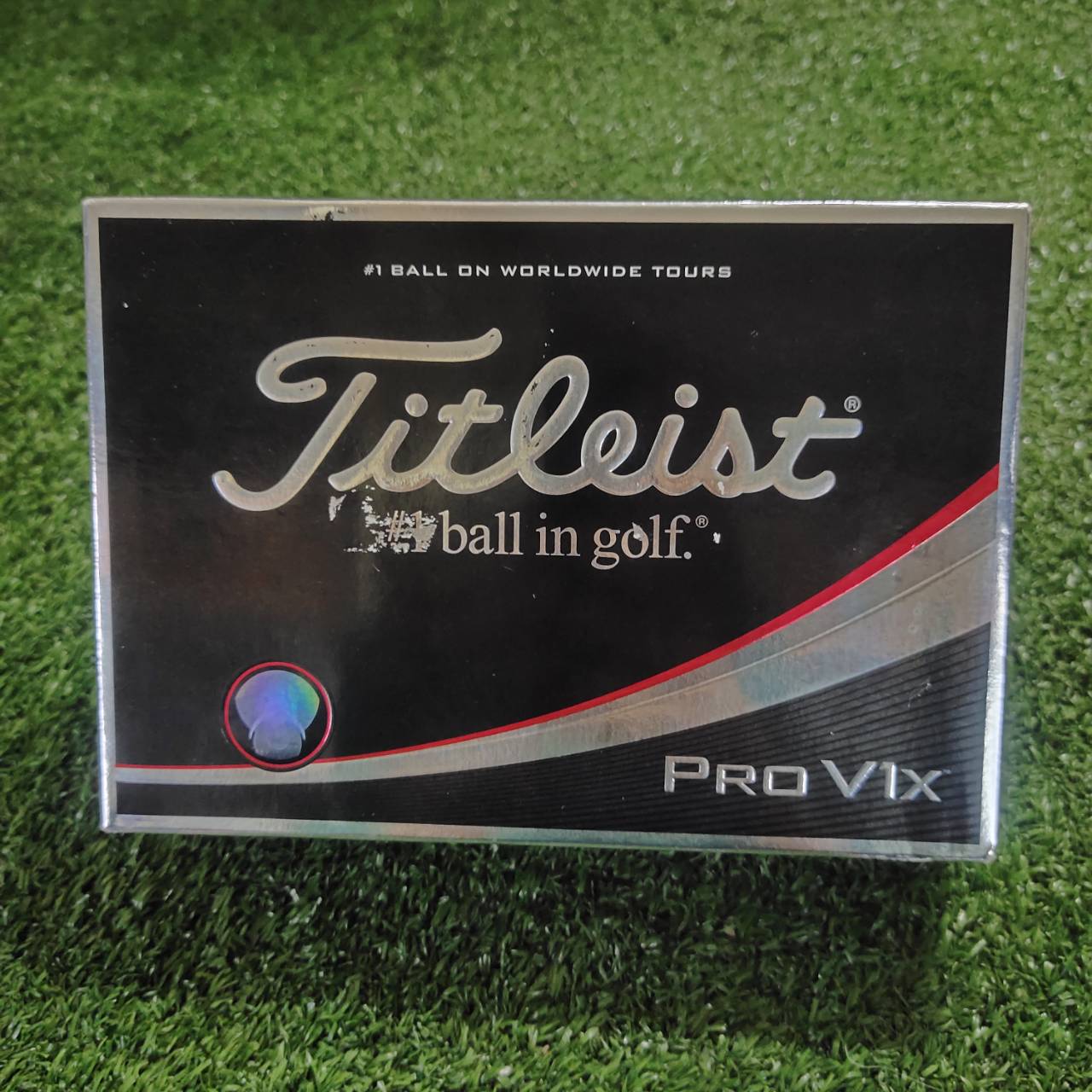 ลูกกอล์ฟ Titleist Pro V1x โครงสร้าง 3 ชั้น ราคาตามป้าย 2,650 บาท วันนี้ 1,389 บาท