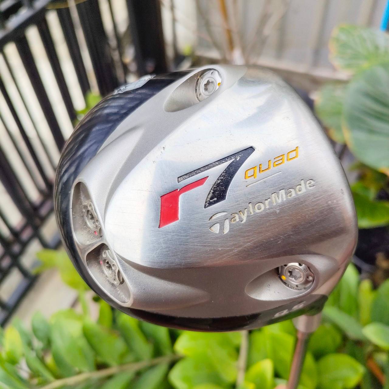 DRIVER TAYLORMADE r7 QUAD องศา 9.5 ก้าน HYPERFORCE FLEX SR1 ** มีตำหนิ น้องมีลักยิ้ม 2 จุด ** ไม้กอล์ฟมือสอง ของแท้ BY NakaraLuxurious