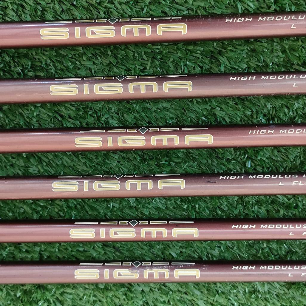 ** ไม้กอล์ฟสำหรับผู้หญิง ** ชุดเหล็ก PROKENNEX SIGMA LOW GRAVITY มีเหล็ก 6-9 เเละ PW SW ก้าน SIGMA FLEX L เป็นชุดที่ตีง่ายมากๆ มีออฟเซ็ทที่พอดิบพอดี และ CAVITY ที่ลงตัวครับ MADE IN JAPAN