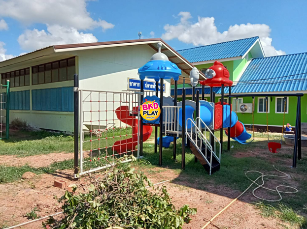 เครื่องเล่นสนามกลางแจ้ง, ชุดยูเอฟโอหรรษาA , มีชิงช้าและปีนป่ายในชุด ครุภัณฑ์สนามเด็กเล่น, สพฐ,โครงการโรงเรียนประชารัฐ playground,สไลเดอร์,ของเล่นเสริมพัฒนาการ,เครื่องเล่นสนาม, สนามเด็กเล่น