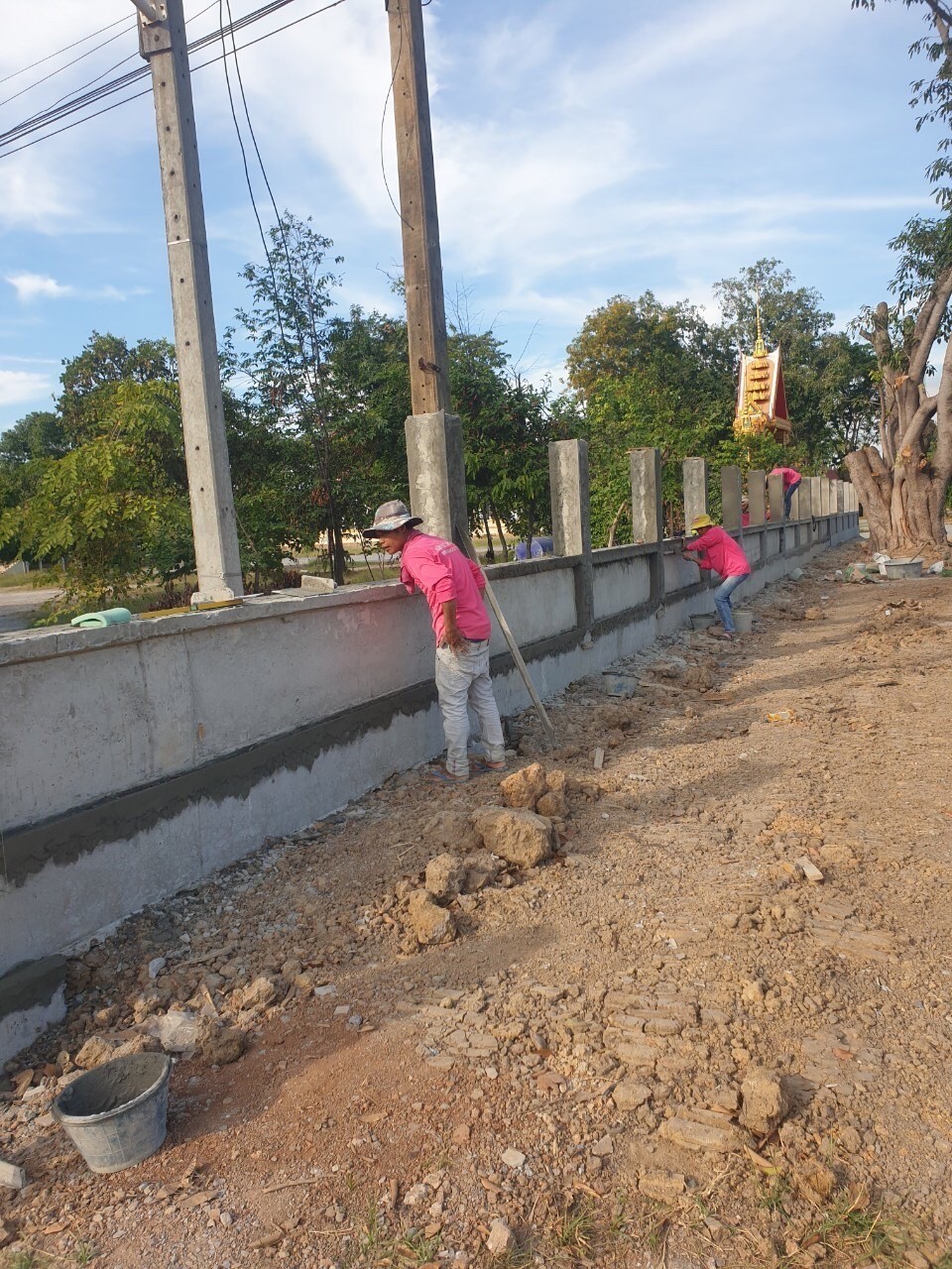 สร้างกำแพงวัดดงกะเชา จ.สุพรรณบุรี