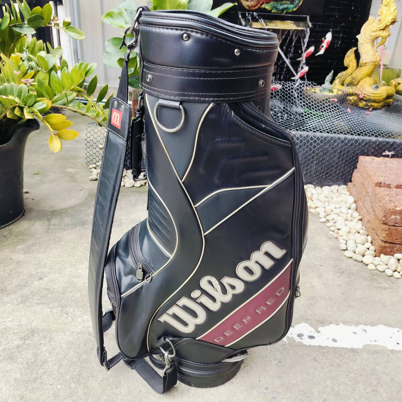 กอล์ฟ WILSON ถุงDEEP RED มือสอง สภาพดีพร้อมใช้ เป็นถุง TOUR ใบใหญ่ วัสดุดีมาก