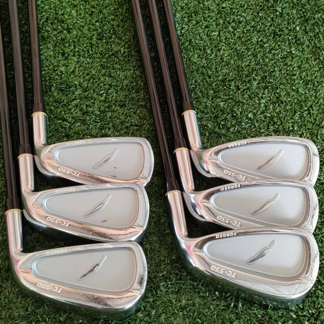 ชุดเหล็ก FOURTEEN TC-550 FORGED มีเหล็ก 5-9 เเละ PW ก้าน MD-370 GI FLEX S เหล็ก SUPER PREMIUM JAPAN เหล็ก FORGED ระดับสูงสุด และใบมี CAVITY ใหญ่ ตีง่ายจัดนุ่มจัด ของแพงมากๆครับตัวนี้ แฟน FOURTEEN พลาดไม่ได้