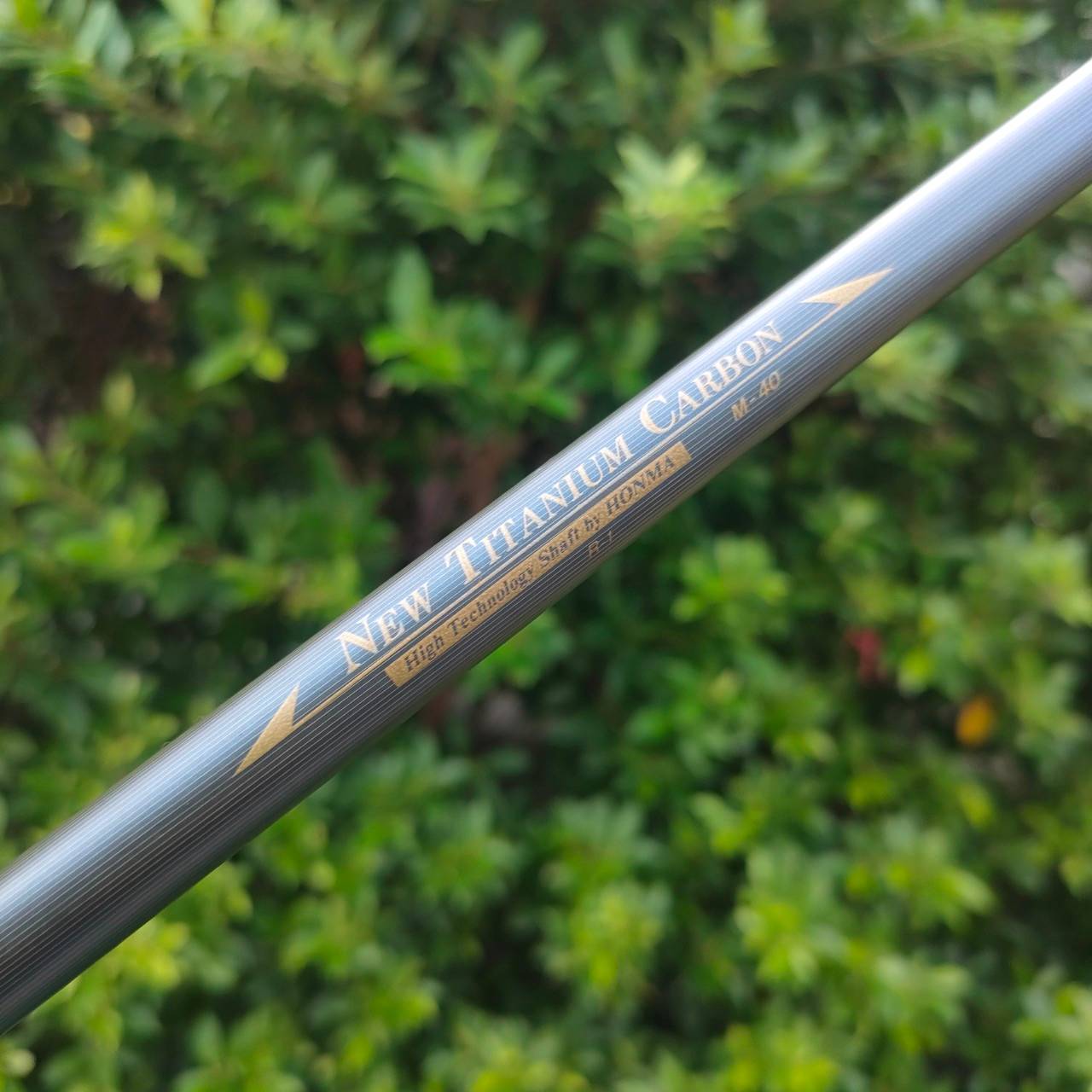 เหล็ก 7 BIG -LB CAVITY BACK ก้าน NEW TITANIUM CARBON M40 FLEX R-1 สุดยอดเหล็กพรีเมี่ยมจาก HIRO HONMA PREMIUM JAPAN SAKATA ตีง่ายตีไกลมาก!! ไม้กอล์ฟมือสอง ของแท้ BY NakaraLuxurious