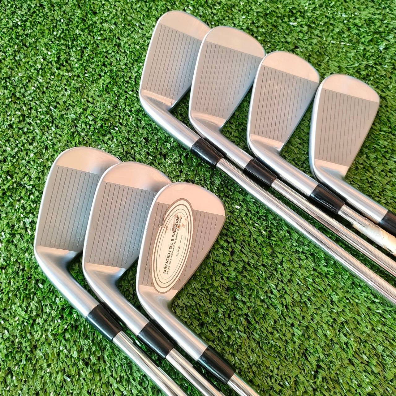 ชุดเหล็ก COBRA FLYZ+FORGED สวยนางฟ้า ใหม่มากๆ มีเหล็ก 4 - 9 เเละPW ก้าน KBS TOUR BY FST สุดยอดเหล็ก FORGED ที่ตีง่ายมาก และตีไกลมาก ก้านสุดพรีเมี่ยม