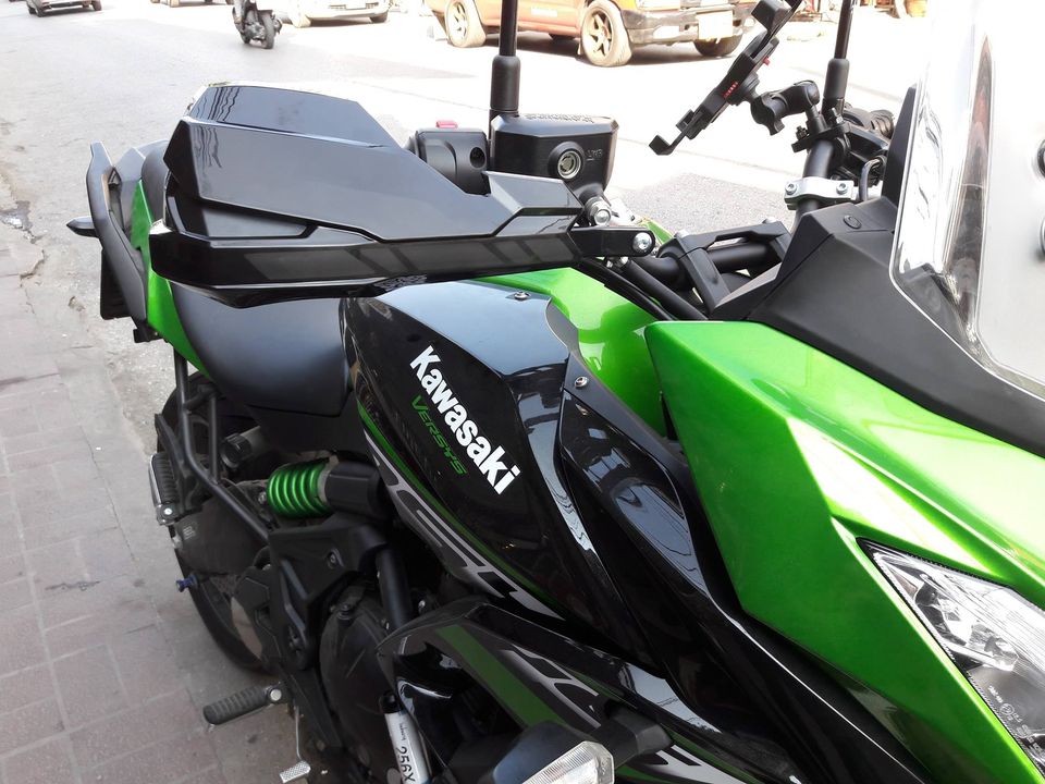 การ์ดแฮนด์ทรง SW Versys 650
